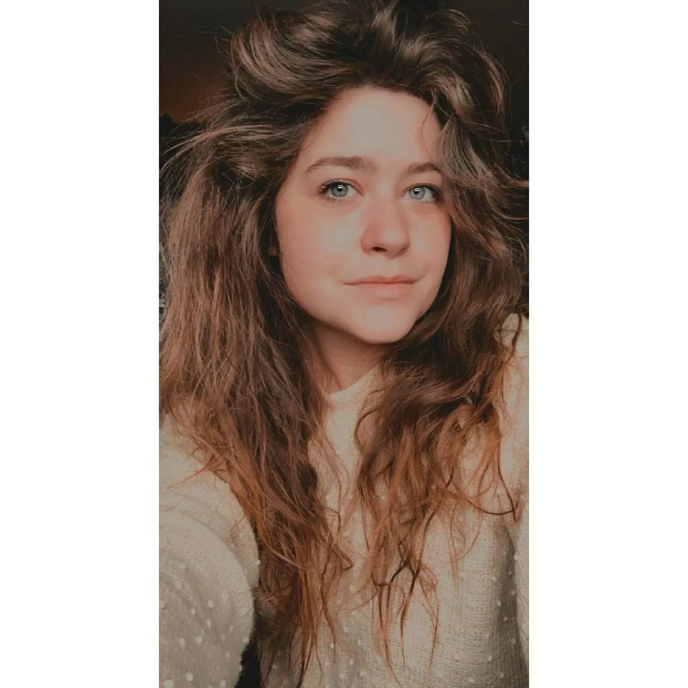 Meet your Posher, Alexis